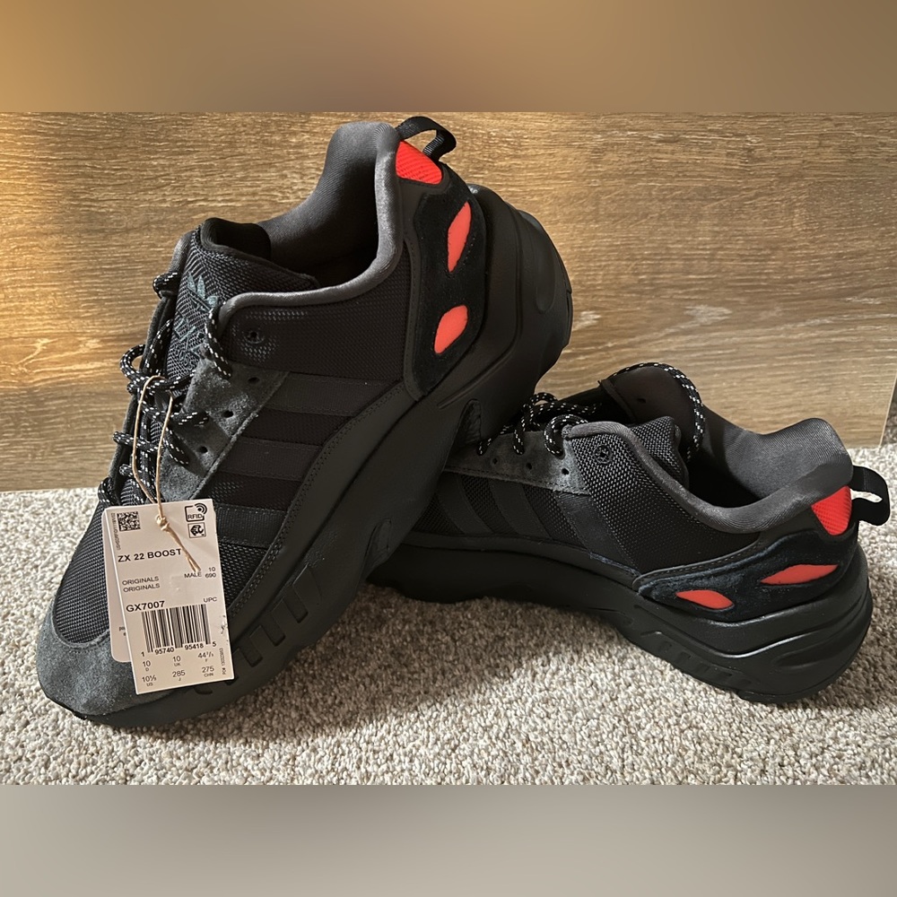 ADIDAS ZX22 Boost NWT Men’s size 10.5